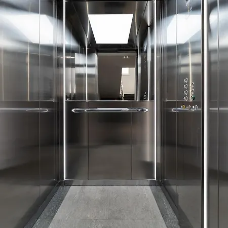 Roni + Besplatan Parking Apartamento