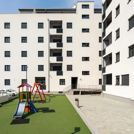 Roni + Besplatan Parking * Задар