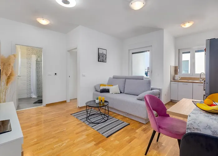 Roni + Besplatan Parking Apartment