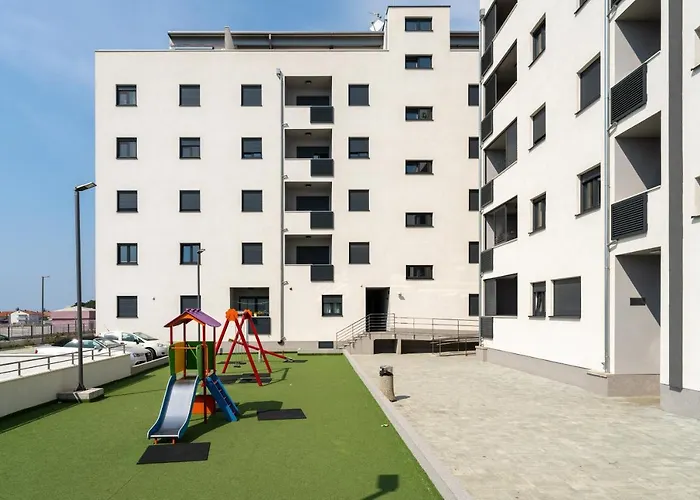 Roni + Besplatan Parking * Zadar