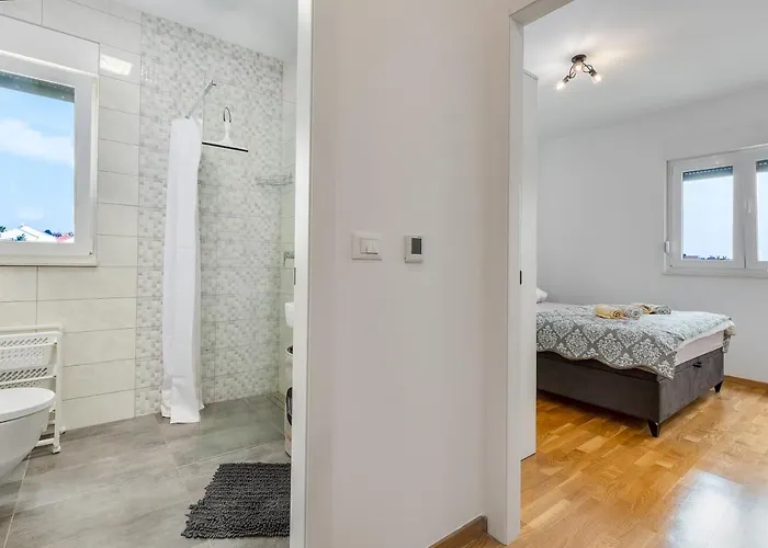 Apartment Roni + Besplatan Parking Zadar