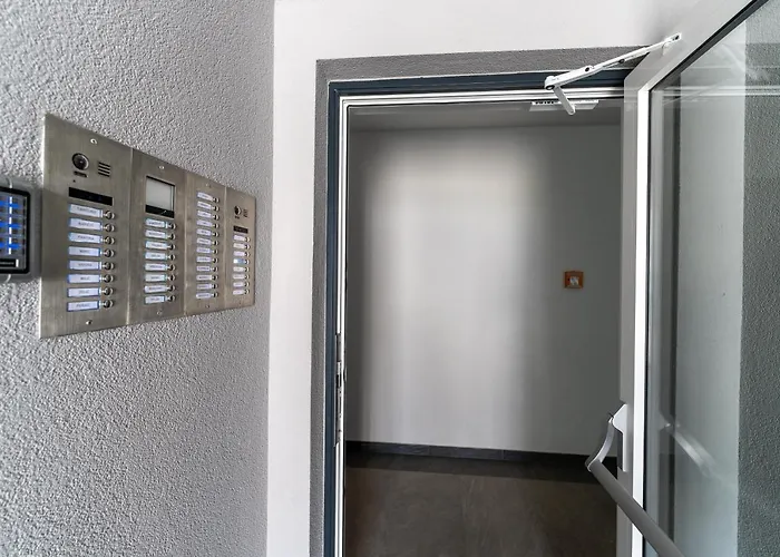 Roni + Besplatan Parking Apartment