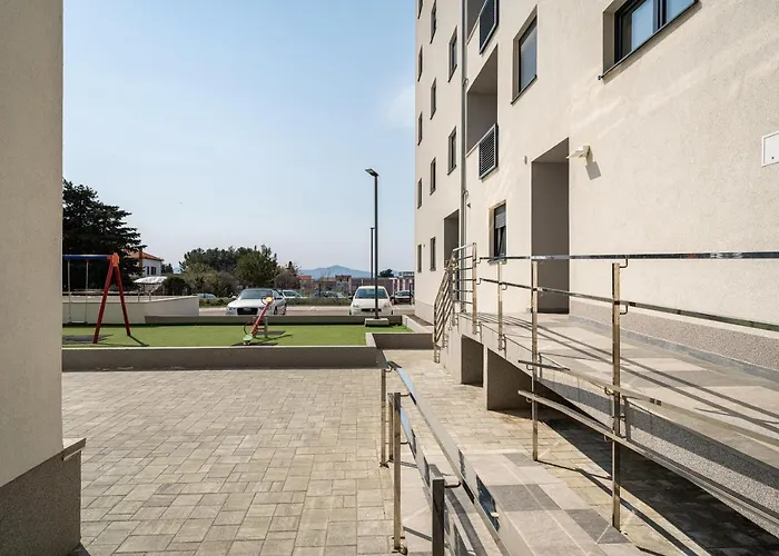 Roni + Besplatan Parking * Zadar