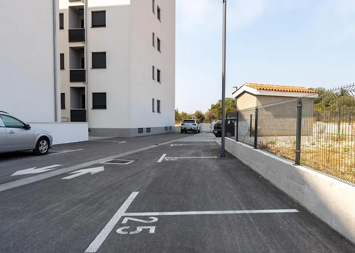 Apartment Roni + Besplatan Parking *