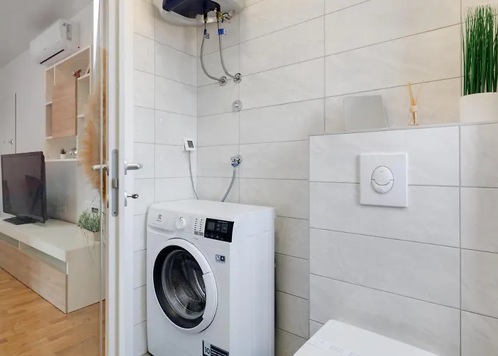 Roni + Besplatan Parking Apartment Zadar