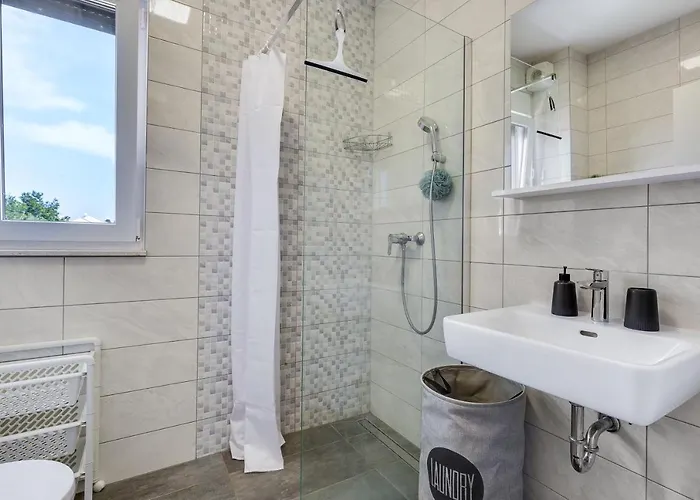 Roni + Besplatan Parking Apartment *